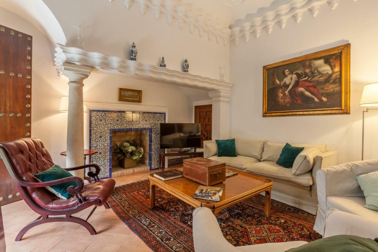 Villa Elvira, Exclusive Pool And Gardens In The Heart Of Sevilla 外观 照片