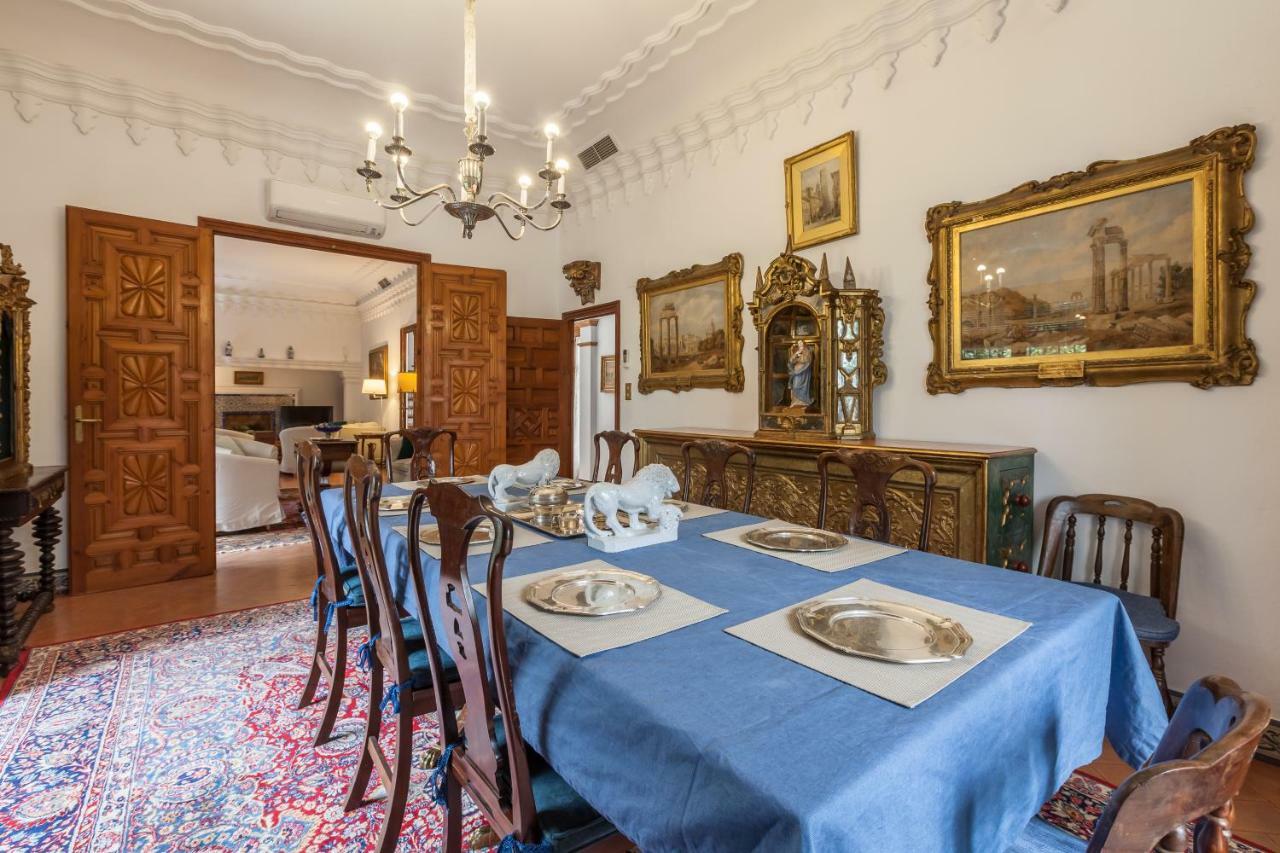 Villa Elvira, Exclusive Pool And Gardens In The Heart Of Sevilla 外观 照片