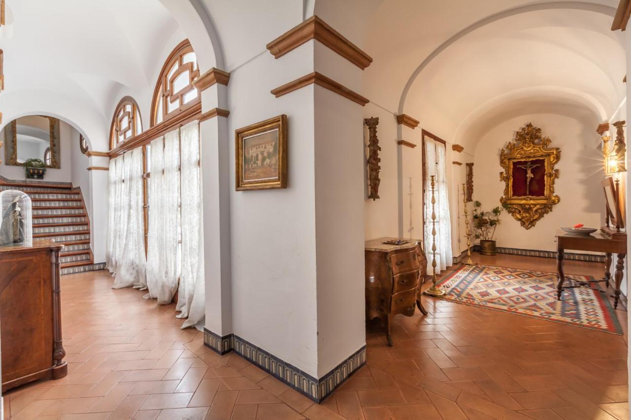 Villa Elvira, Exclusive Pool And Gardens In The Heart Of Sevilla 外观 照片