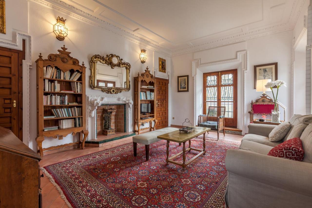 Villa Elvira, Exclusive Pool And Gardens In The Heart Of Sevilla 外观 照片