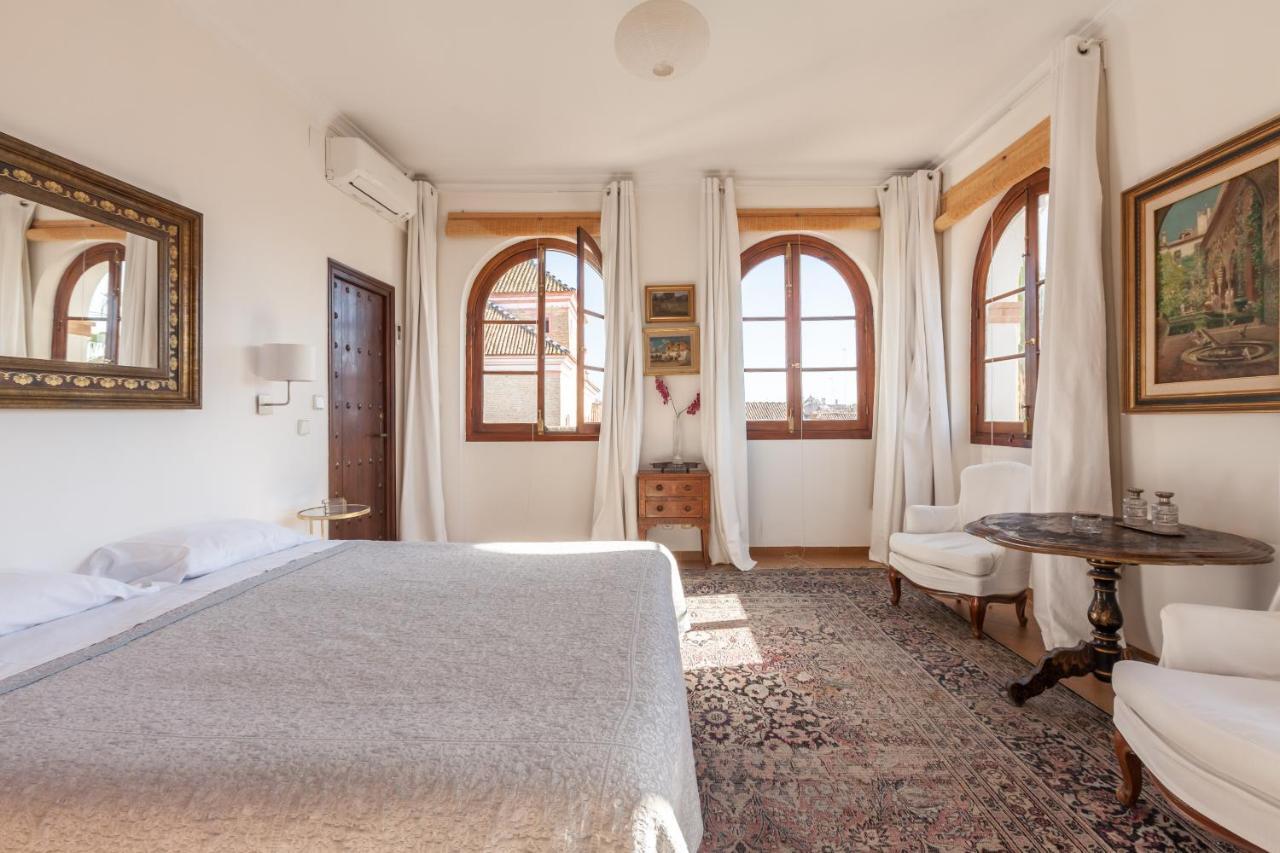 Villa Elvira, Exclusive Pool And Gardens In The Heart Of Sevilla 外观 照片