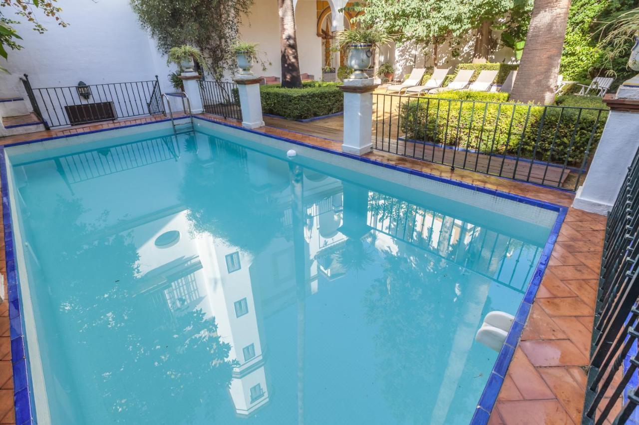 Villa Elvira, Exclusive Pool And Gardens In The Heart Of Sevilla 外观 照片